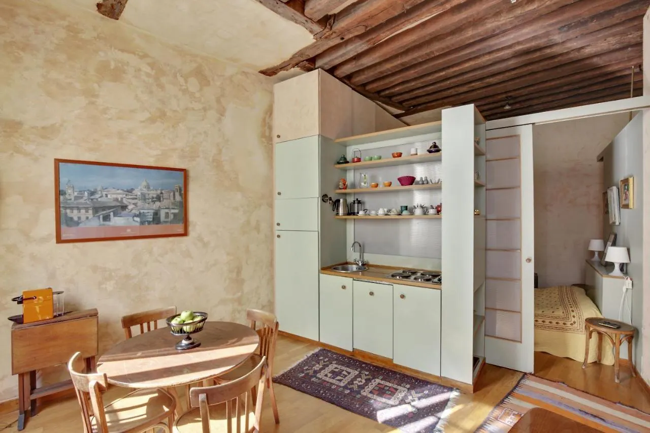 Apartment Marais-rue Des Rosiers Id 24 Paris